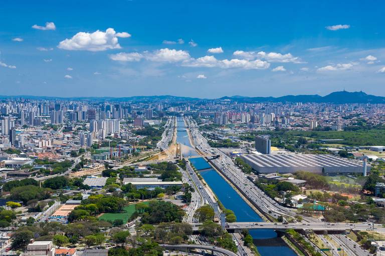 Fotografia aerea em São Paulo da marginal tiete