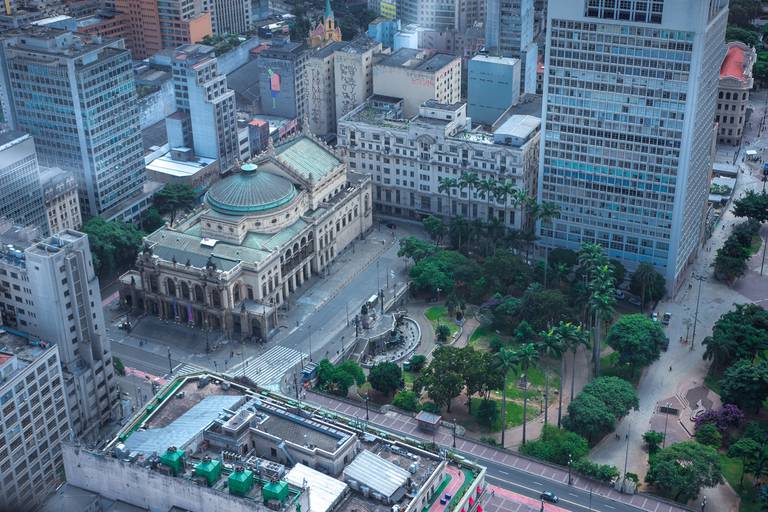 Fotografia aerea em São Paulo do teatro municipal