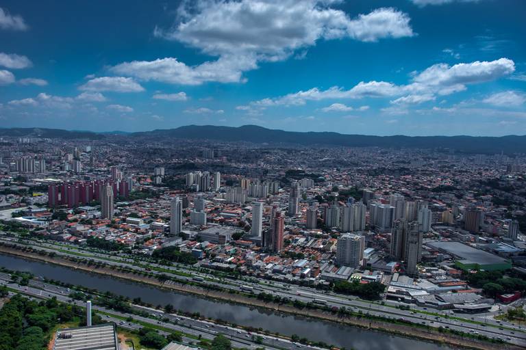 Fotografia aerea em São Paulo da marginal tiete