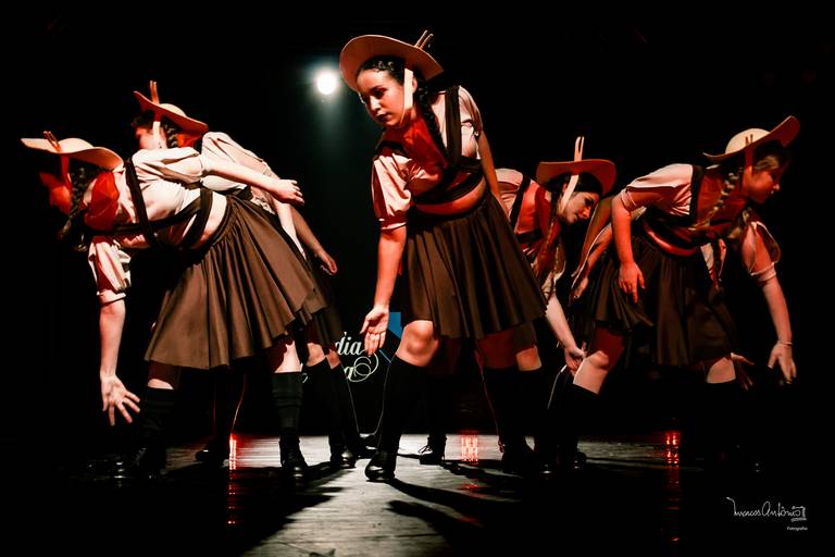 Concórdia em Dança 2019

#concordia #danca #ballet #jazz #bailarina #bailarino #bailarinos #grupodedanca #dancacontemporanea #dancafolclorica 