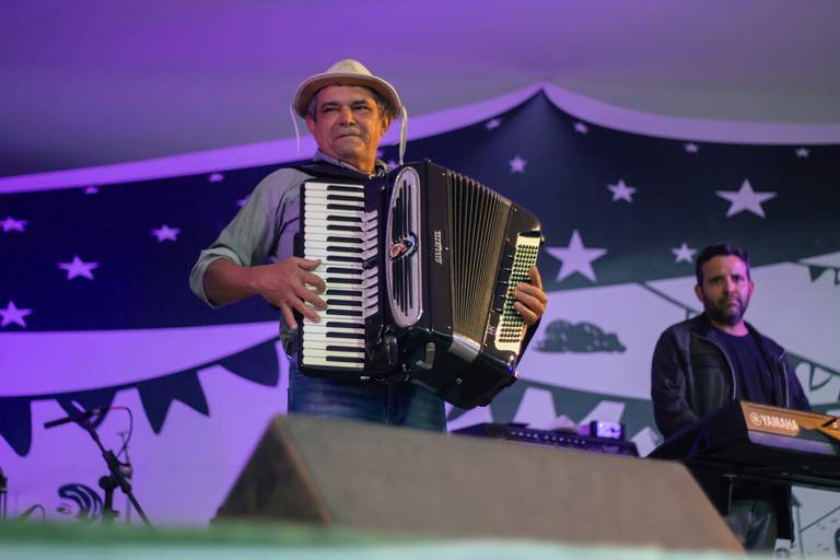 Imagens de Shows que Transmitem a Energia do Palco