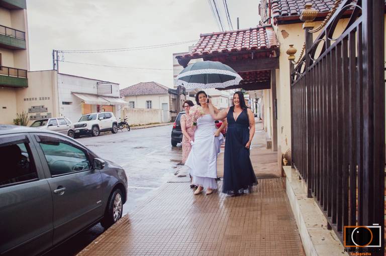 noiva com mãe e irmã