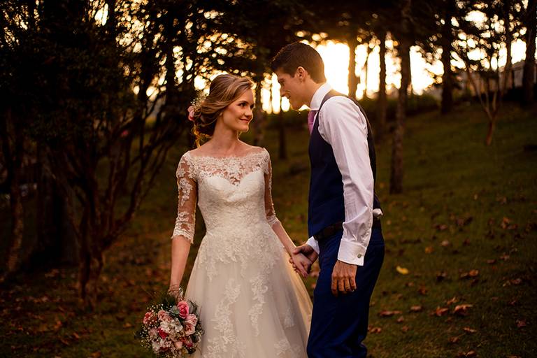 Noivos pós casamento pedra azul vargem alta