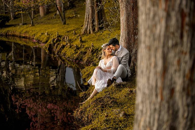 Noivos pós casamento pedra azul 