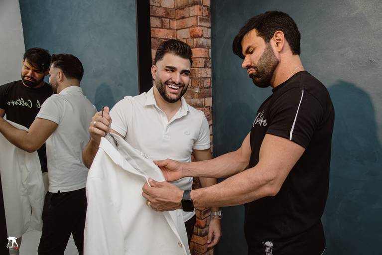 noivo com pai no make-of 