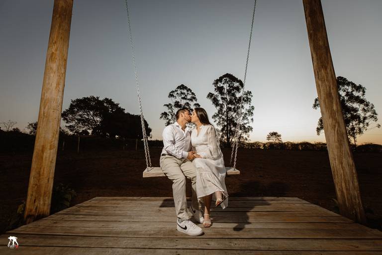 ensaio de casal ao ar livre 