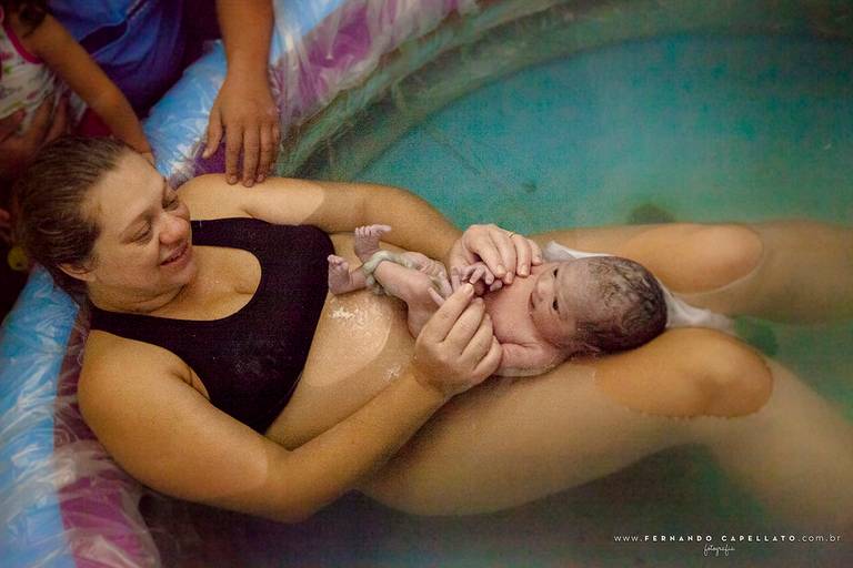 piscina - fotografia de parto - parto sic - parto sp - fotografia de parto sic - fotografia de parto sp