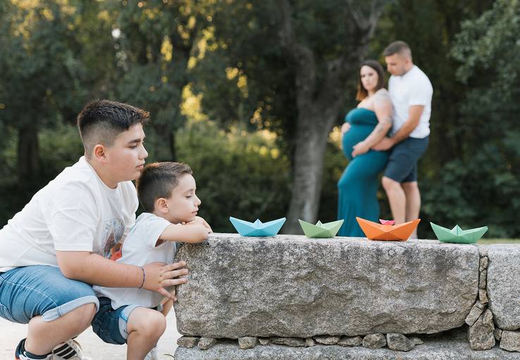 Sessão fotográfica grávida com filhos 
