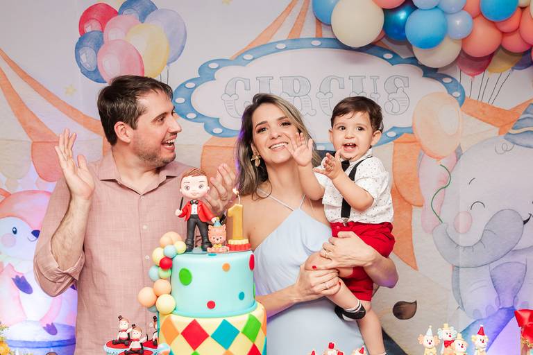 hora do parabéns da festa de aniversário do Heitor do tema circo