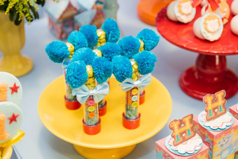 tubetes decorados para festa de 1 ano tema circo com balas coloridas ou chocolate