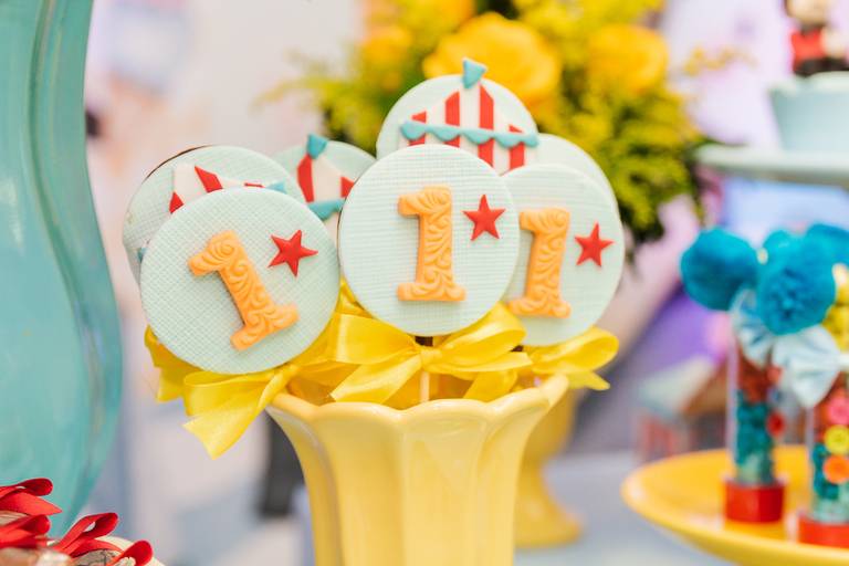 pirulitos decorados para festa de 1 ano tema circo