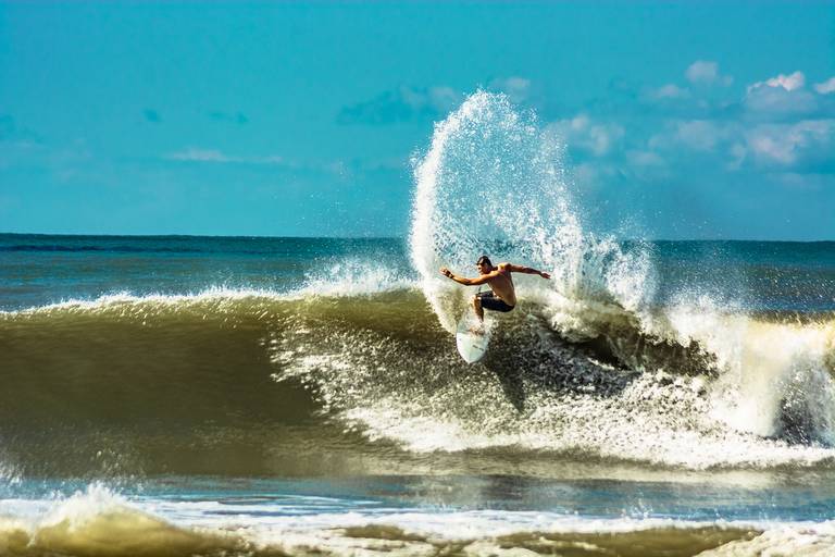 FOTOGRAFIAS DE SURF
Direitas de Guaratuba | Fotógrafo em Guaratuba Robson Moreira - cave - roostudione