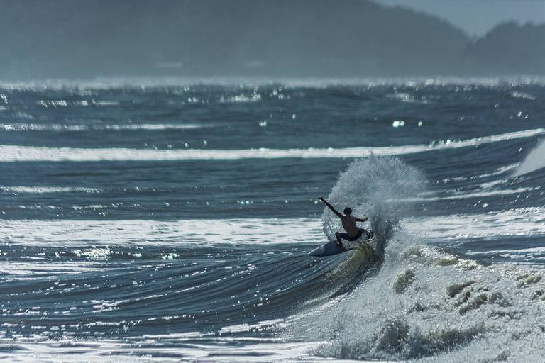 FOTOGRAFIAS DE SURF
Direitas de Guaratuba | Fotógrafo em Guaratuba Robson Moreira - cave - roostudione