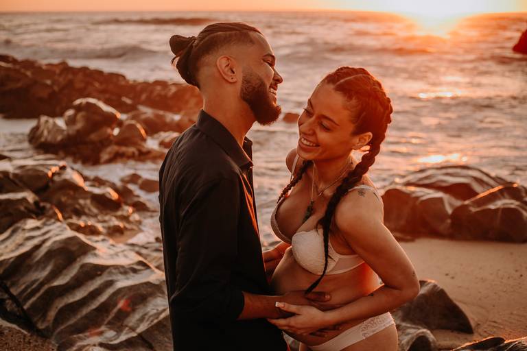 fotografica gravida, gravidez, melhores fotografos de gravidas, melhores fotografos de familia de portugal, sessao praia, sessao por do sol, golden hour