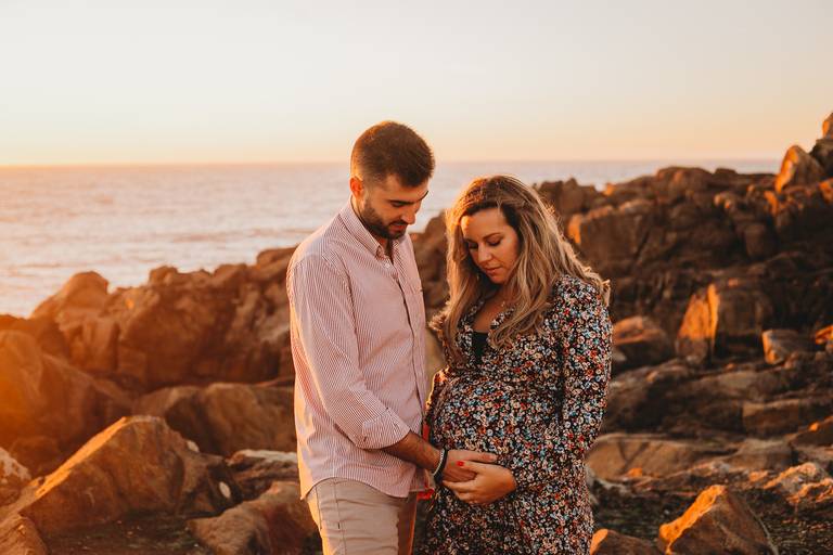 fotografia de maternidade, sessão fotografica gravida, gravidez, melhores fotografos de gravidas, melhores fotografos de familia de portugal, sessao por do sol, sessao praia