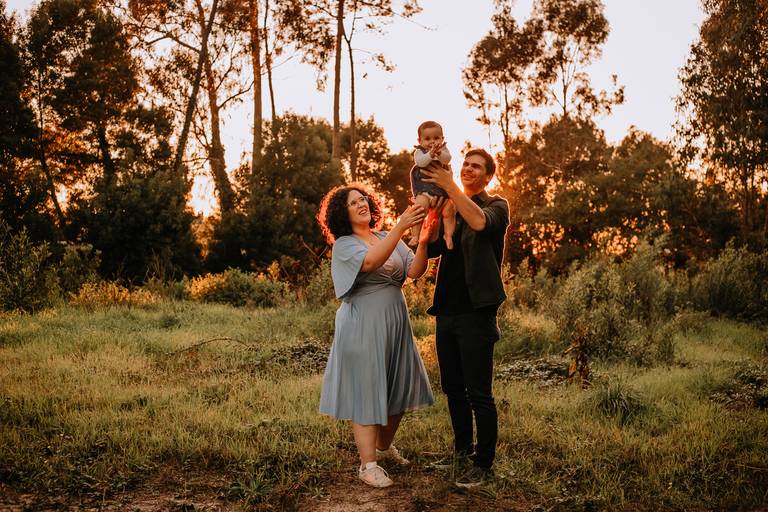 fotografia de familias, sessão fotografica familiar, melhores fotografos de familia, melhores fotografos de crianças de portugal, sessao por do sol, sessao bosque, 