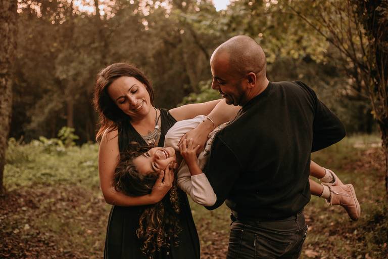 fotografia de familias, sessão fotografica familiar, melhores fotografos de familia, melhores fotografos de crianças de portugal, sessao por do sol, sessao bosque, 