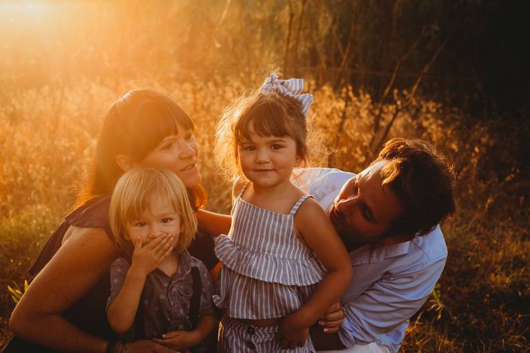 fotografia de familias, sessão fotografica familiar, melhores fotografos de familia, melhores fotografos de crianças de portugal, sessao por do sol, sessao parque