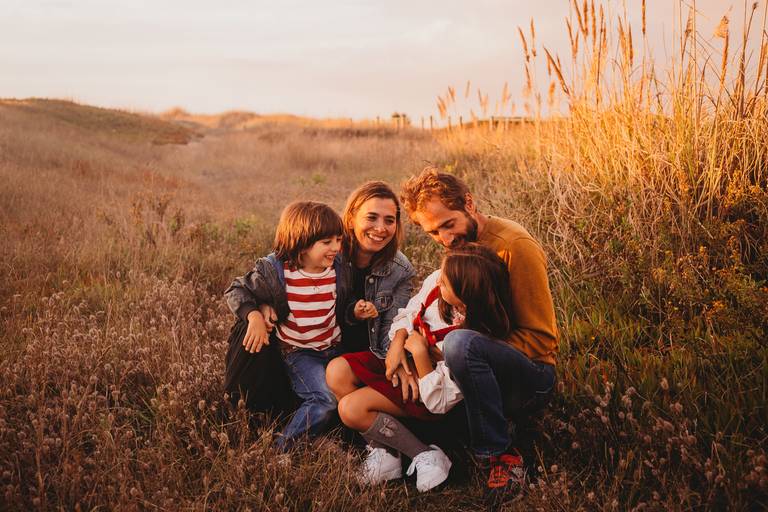 fotografia de familias, sessão fotografica familiar, melhores fotografos de familia, melhores fotografos de crianças de portugal, sessao por do sol, sessao praia