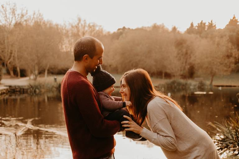 fotografia de familias, sessão fotografica familiar, melhores fotografos de familia, melhores fotografos de crianças de portugal, sessao por do sol, sessao bosque, 
