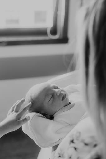 fotografia de recem nascido, sessão fotografica hospitalar, melhores fotografos de familia, melhores fotografos de recem nascido em portugal, sessao hospital, primeiras horas de vida, bebe, newborn