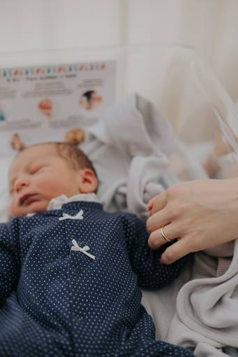 fotografia de recem nascido, sessão fotografica hospitalar, melhores fotografos de familia, melhores fotografos de recem nascido em portugal, sessao hospital, primeiras horas de vida, bebe, newborn