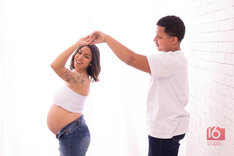 Ensaio gestante em estúdio em Piracicaba | Studio16 Fotografia