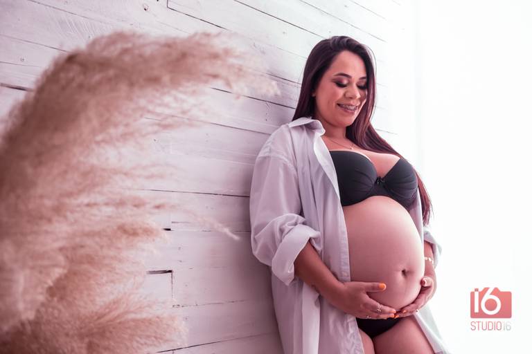 Ensaio gestante em estúdio em Piracicaba | Studio16 Fotografia