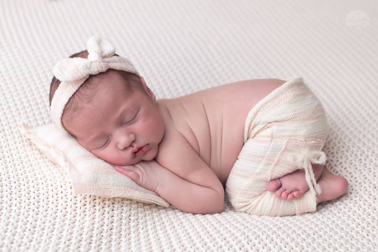 BabyDi, Fotografia de recém nascido, Newborn, menina, irresístivel, melhores fotógrafos de recém nascidos, Oeiras, lisboa, cascais