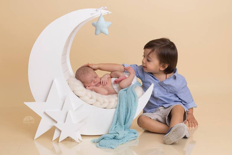 BabyDi, Fotografia de recém nascido, Newborn, lua, fotografia com irmão