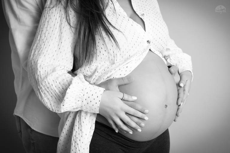 BabyDi, sessão fotográfica de grávida em estúdio, oeiras, preto e branco