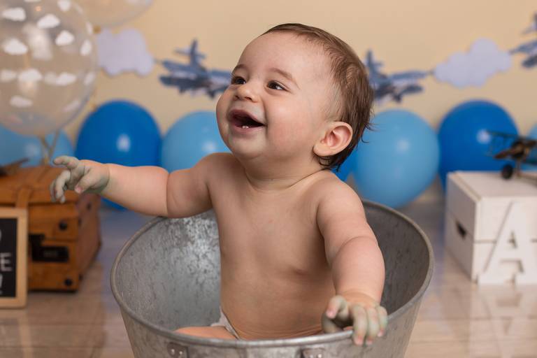 BabyDi, Smash the Cake aviador, aviões, viagem, tap, comandante, banho