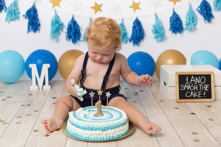 Babydi, Smash the Cake, azul e dourado, bolo