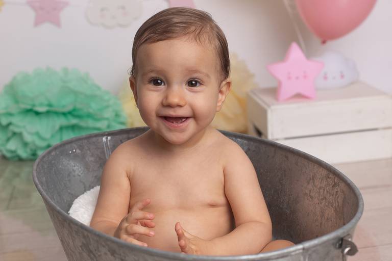 BabyDi, Smash the Cake, cor de rosa amarelo e verde água, estrelas e nuvens, banho