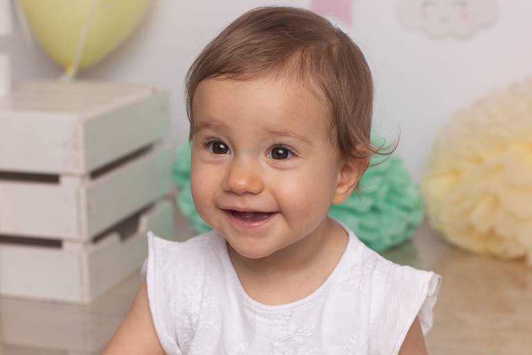 BabyDi, Smash the Cake, cor de rosa amarelo e verde água, estrelas e nuvens