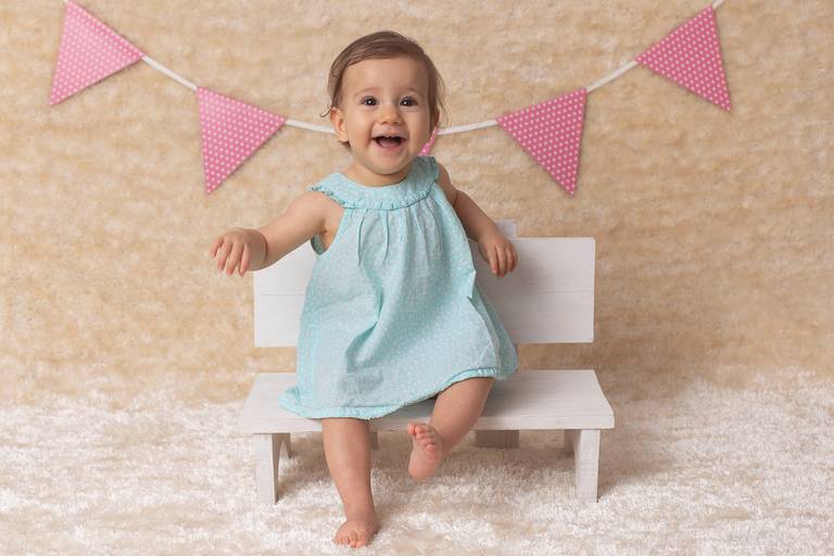 BabyDi, Smash the Cake, cor de rosa amarelo e verde água, estrelas e nuvens