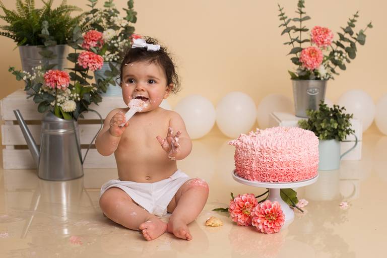BabyDi, Smash the Cake floral, romantico, flores cor de rosa e branco, bolo