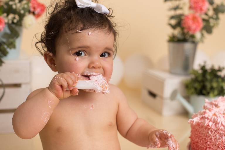 BabyDi, Smash the Cake floral, romantico, flores cor de rosa e branco, bolo