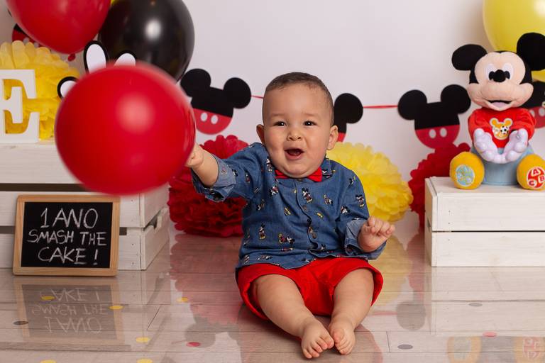 Smash the Cake, Mickey amarelo e encarnado