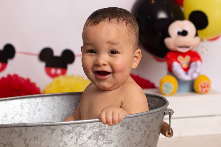 Smash the Cake, Mickey amarelo e encarnado, banho