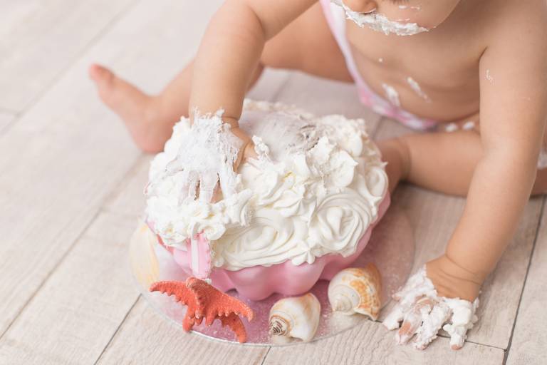 BabyDi, Smash the Cake, bodyboard, praia, bolo