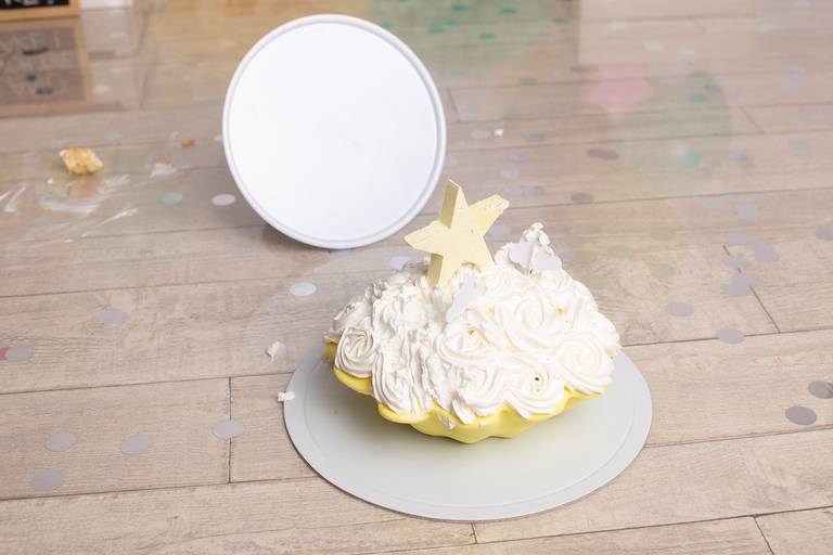 BabyDi, Smash the Cake verde agua, cor de rosa e amarelo, Estrelinhas e nuvens, bolo