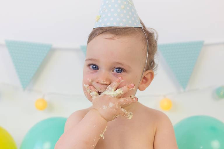 BabyDi, Smash the Cake verde agua e amarelo rapaz, bolo