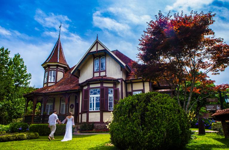 casal na casa de chá em gramado-RS