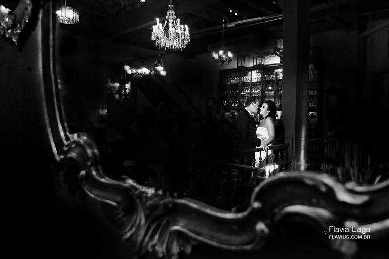 Casal reflexo no espelho fine art rio scenarium Melhores fotos de casamento Flavia Lago Flavius Rio de Janeiro RJ