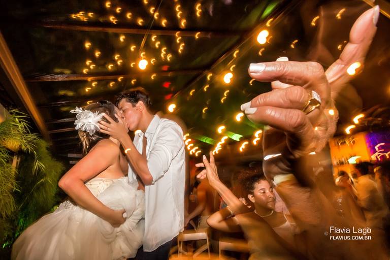Fotografia de Casamento no Rio de Janeiro RJ Flavia Lago Flavius Casal Beijo