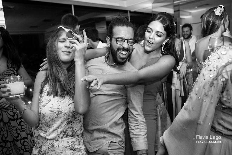 Fotografia de Casamento no Rio de Janeiro RJ Flavia Lago.  Flavius Foto espontânea casamento pista Espaço 7ZERO6 Hotel Praia Ipanema Rio de Janeiro