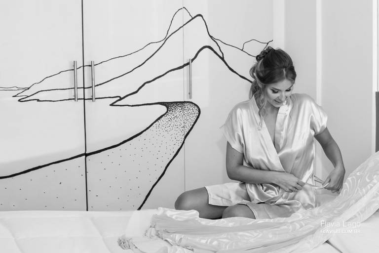 Foto espontânea making of. Fotografia de Casamento no Rio de Janeiro RJ Flavia Lago  Flavius. Hotel Praia Ipanema.