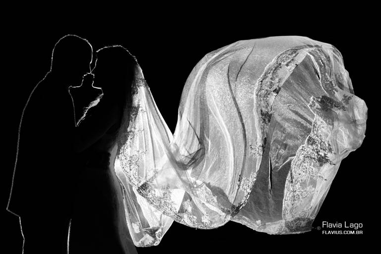 Casal noivos silhueta na Contra luz Fotografia de Casamento no Rio de Janeiro RJ 