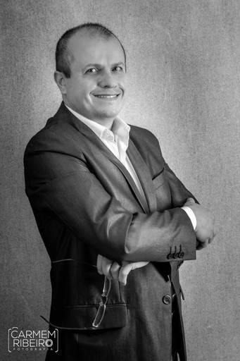 Ensaio Corporativo - Dr. Flávio - Perfil Profissional - Advogado